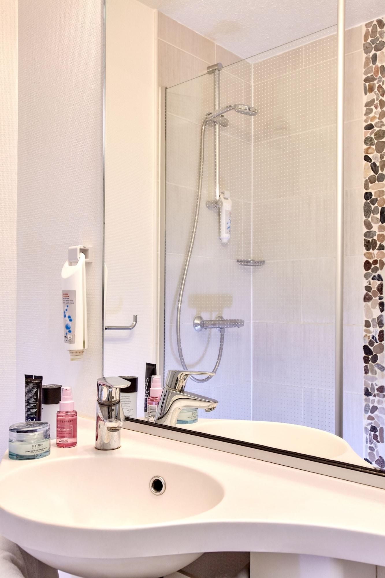 Welcomotel Les Mureaux Bagian luar foto
