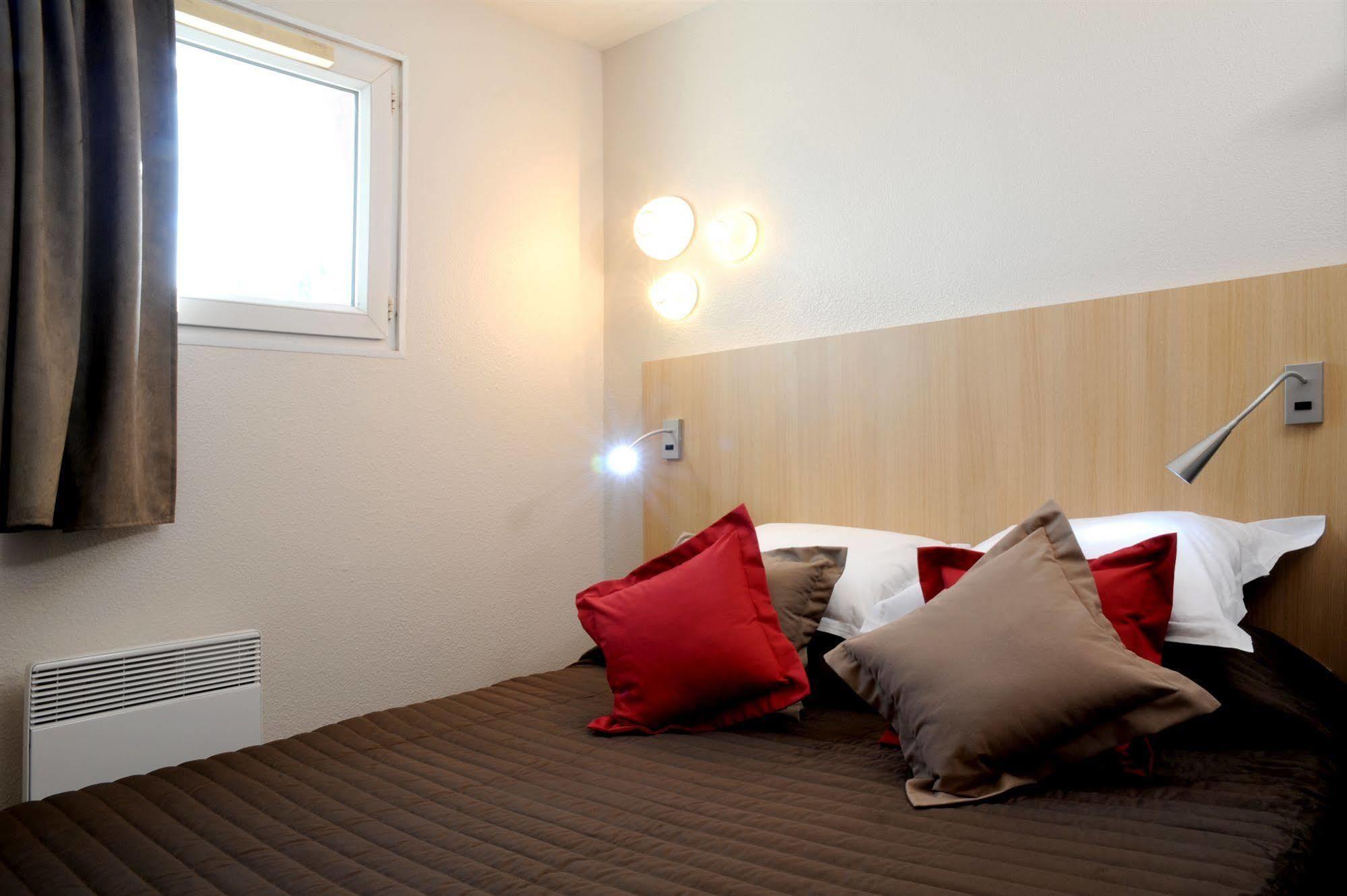 Welcomotel Les Mureaux Bagian luar foto