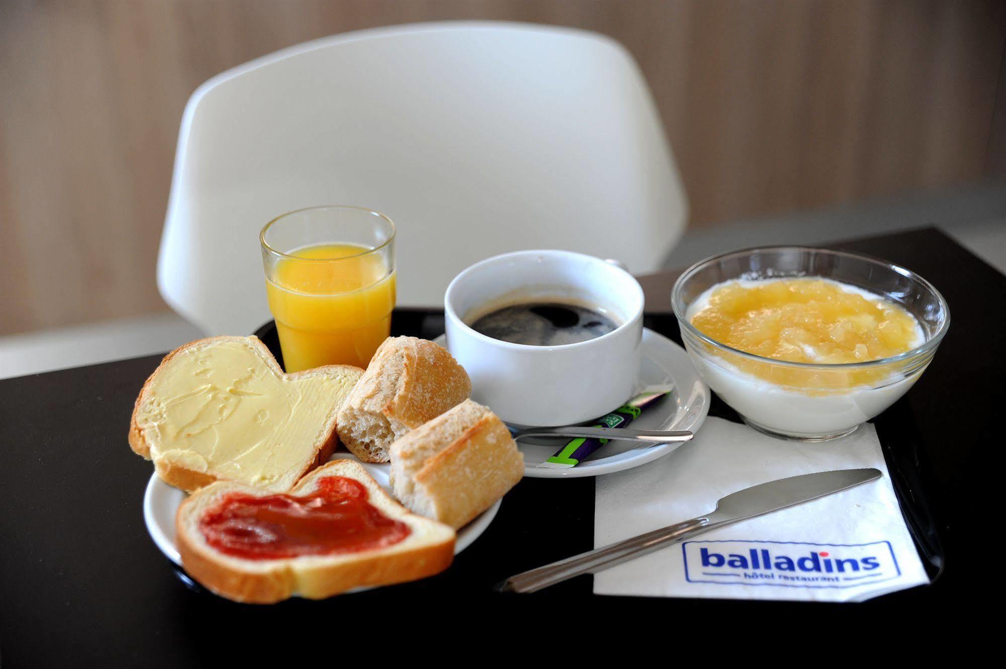 Welcomotel Les Mureaux Bagian luar foto