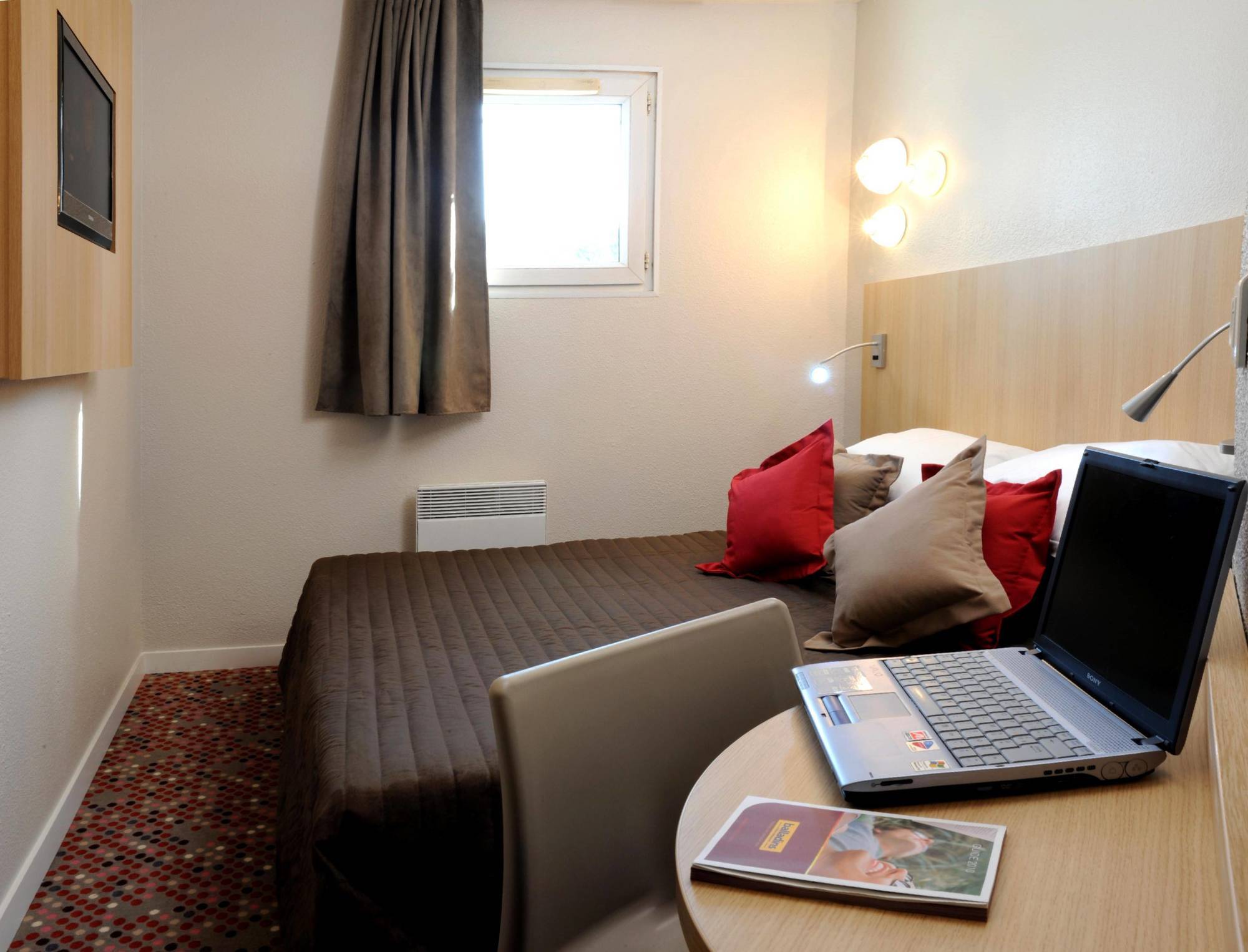 Welcomotel Les Mureaux Bagian luar foto